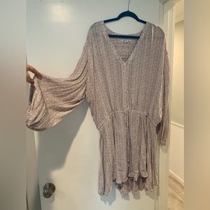 O’NEILL cream & beige dress. Wore once. Super cute! Shorter in front than back